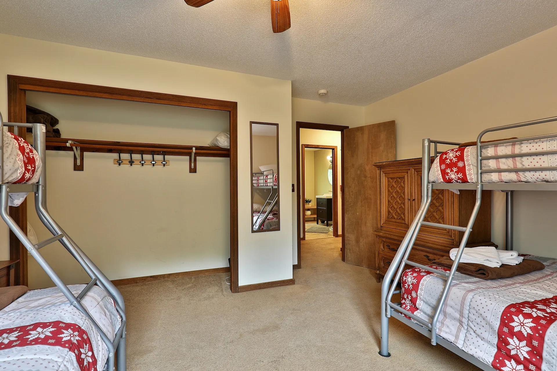 Snowdaze Gallery Image 31 